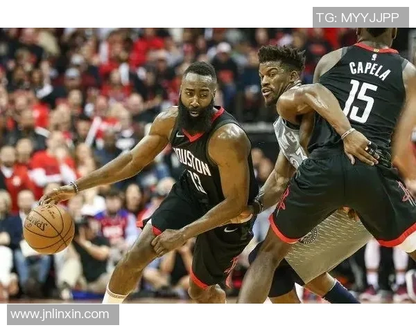 重庆篮球队与杭州篮球队实力对比赛后复盘分析及未来展望