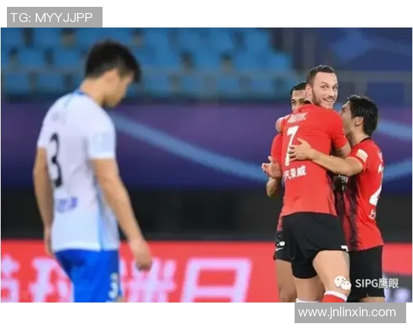 成都篮球队与北京篮球队赛后复盘探讨灵活性与战术调整的关键因素